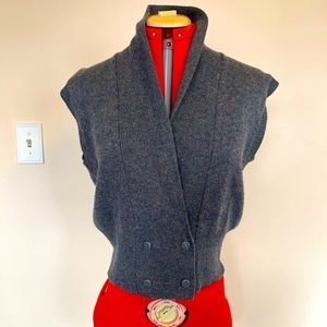 Tres-elle sweater vest w/ 4 button placket, blue-gray